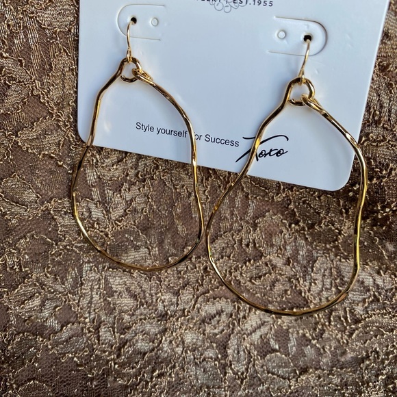 NWT MOCHI GOLD OR SILVER LIGHTWEIGHT EVERY DAY WAER STATEMENT EARRINGS - Picture 11 of 16